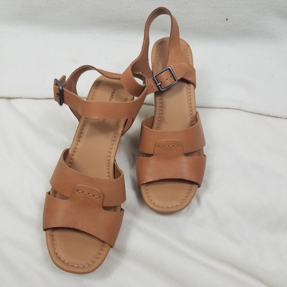 Treasure & Bond Shoes - Treasure and Bond Brown Leather Sandals Size 9